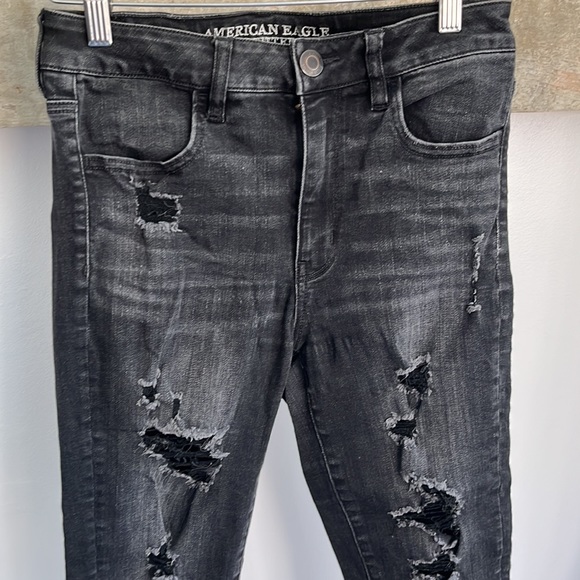 Distressed jeans - Picture 3 of 6